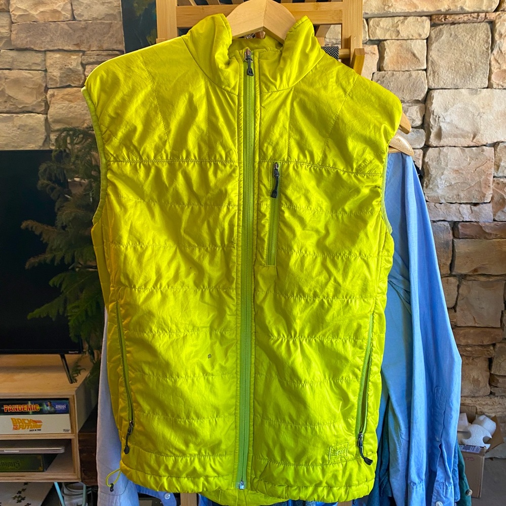 REI Men’s Medium Synthetic Vest